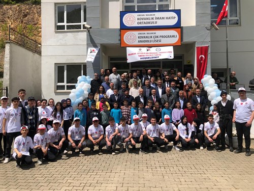 Kaymakamımız Sayın Ünal KOÇ Kovanlık Çok Programlı Anadolu Lisesi Öğrencilerimizin Özveriyle Hazırladığı Bilim Fuarına Katıldı
